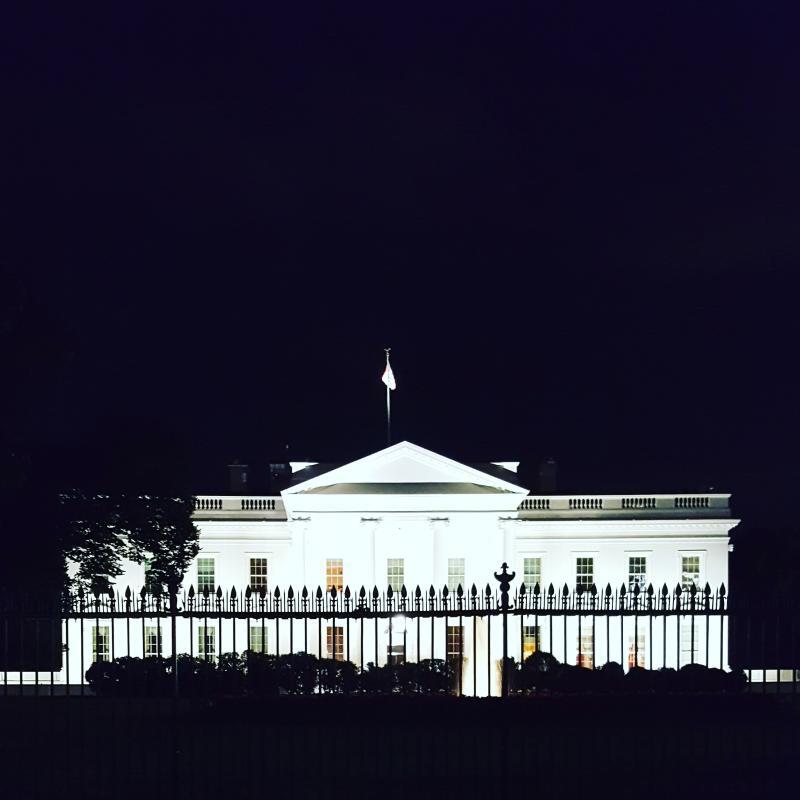 picture of the White House at Night Time